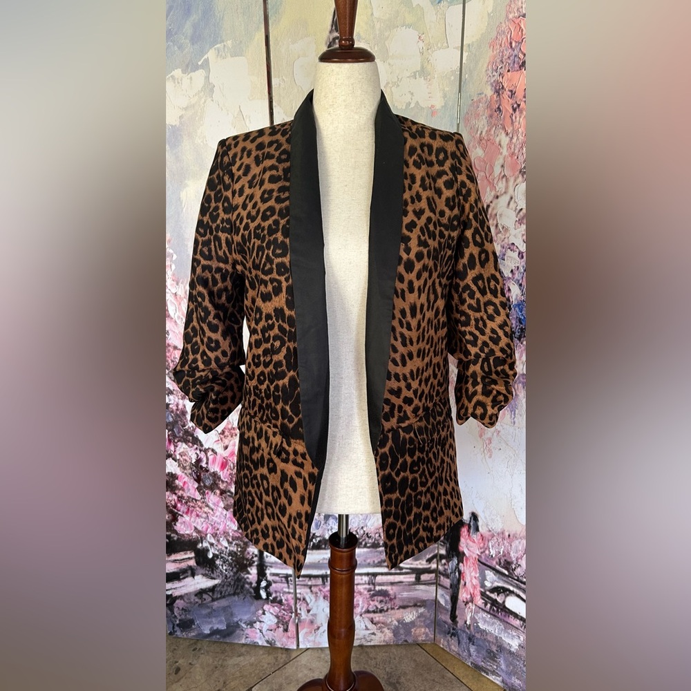 Trac - Leopard Print 3/4 Ruched Sleeve Jacket. Size L